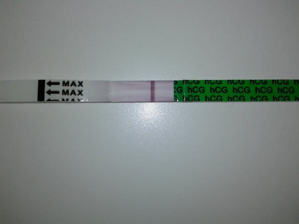 Těhotenský test a divnost...Myslíte, že je to duch?