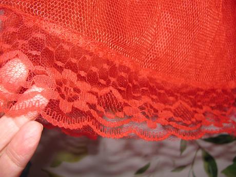 Kostýmová tylová červená sukně v.152/164, 