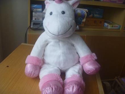 Nový plyšový batoh jednorožec,