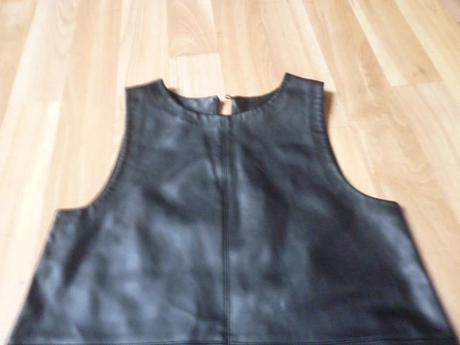 Koženkové šaty vel. 8-10, 134