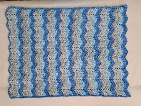 Ručně háčkovaná deka pro miminko, 