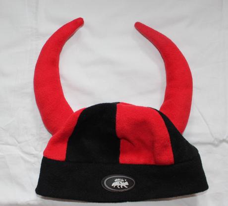 Op549. flísová čepice s rohy, 146