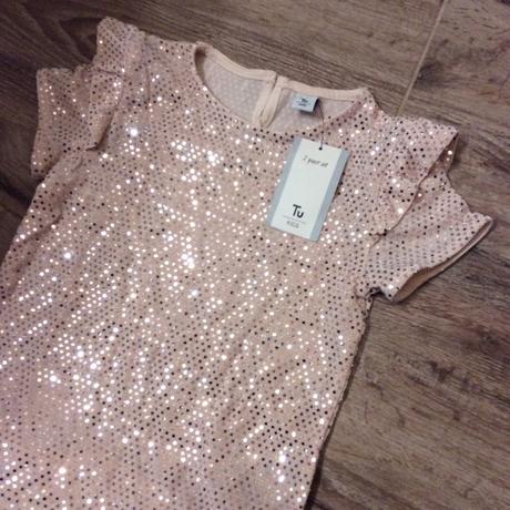 Nádherný nový slavnostní komplet, tu,110