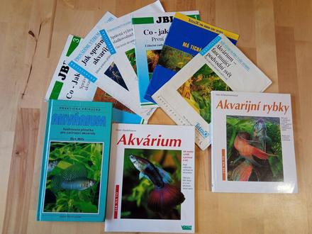 3 knihy o akváriu,