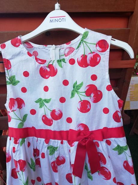 Šaty dívčí vel. 5-6 let., 110