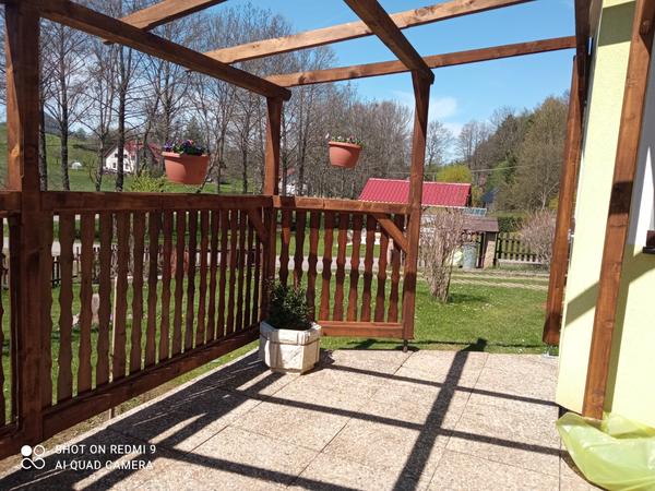 Pergola. Co tam dát, aby tam nešlo vidět?
