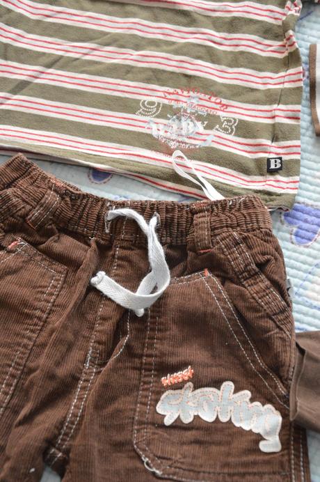 Hnědý set oblečení, manžestrové kalhoty, 3x triko, next,80