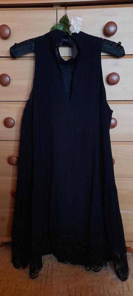 H&m černé šaty s krajkovými detaily, h&m,36