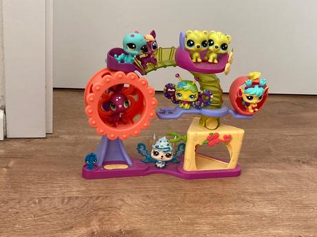 Littlest pet shop - zvířatká, domeček s kolotočem, 