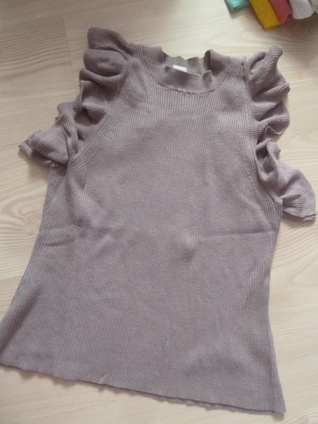 Top s volánky, h&m,164