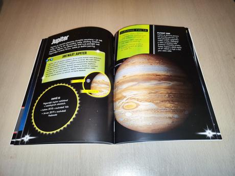 Kniha průvodce noční oblohou,