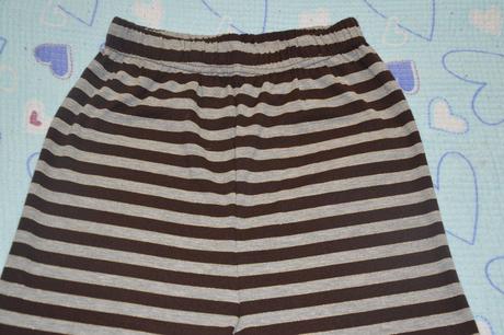 146 152 158 legíny slabé tepláčky se zlatou nití, 146