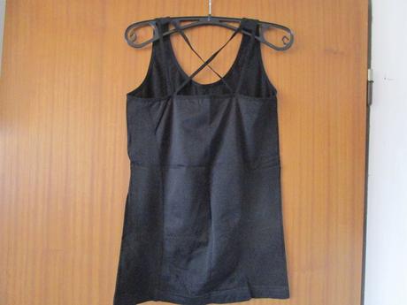 Téměř nový černý funkční elast. top na ramínka, crivit,l