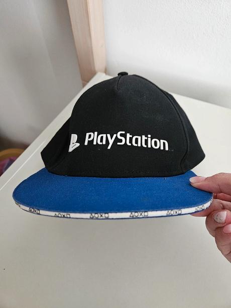 Kšiltovka playstation, 