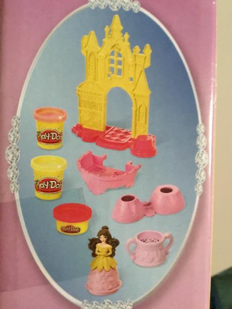 Play doh zámek princezny belle, 