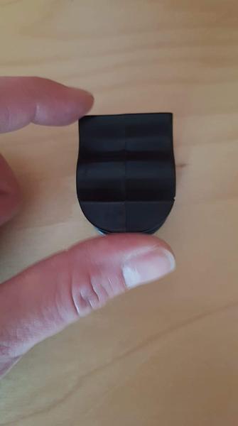 Patří toto k cestovní postýlce?