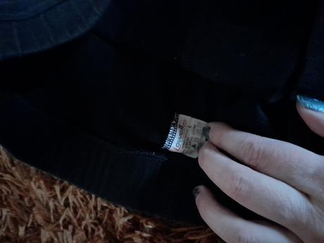 Černé kraťasy na slečnu, 140