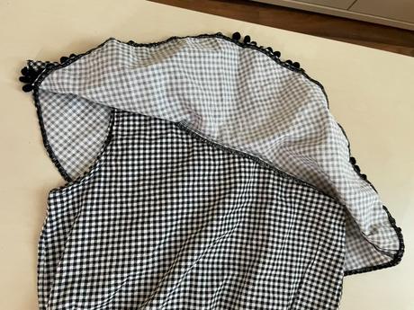 Crop top s volánem, vel není cca xs, xs