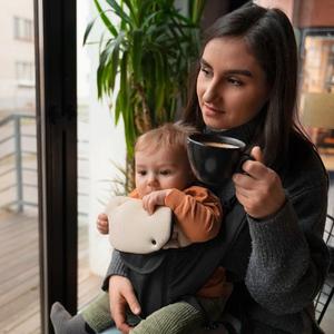 Je bezpečné kojení při konzumaci kávy, alkoholu a e-cigaret?