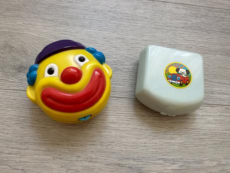 Retro otevírací krabička se zvířátky a figurkami,
