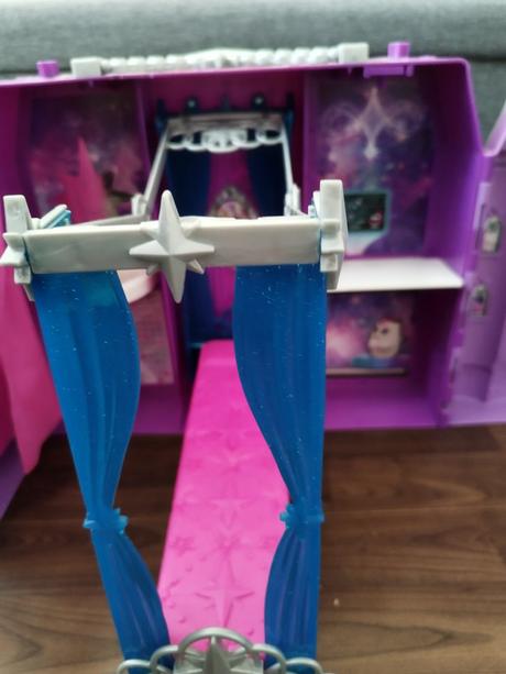 Barbie hvězdný zámek, 