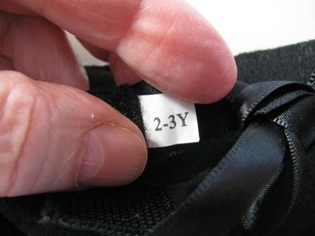 Kostým 2 dílný-krásná malá pirátka+pirátská čelenk,