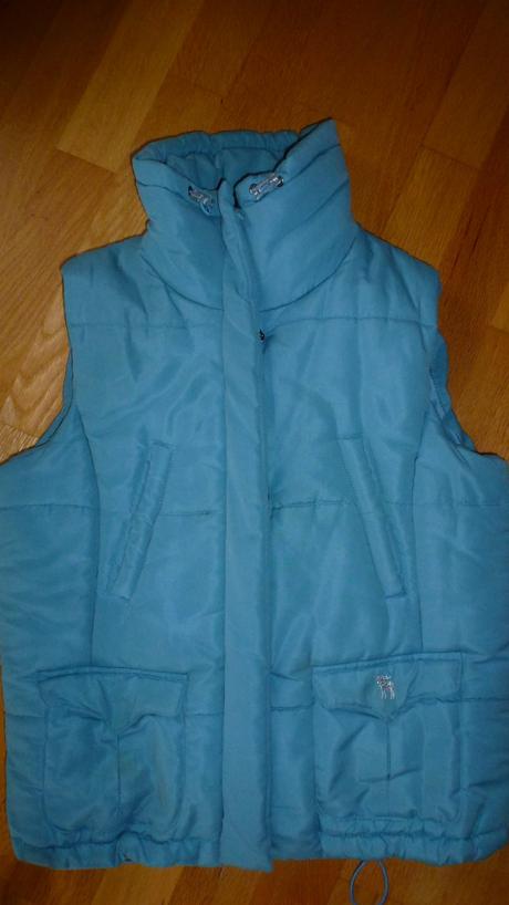 Tlustá naducaná modrá dámská vesta, takko,38
