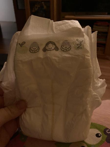 Poznáte značku plenek na fotce velikosti 2?