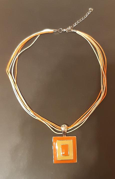 Dámský designový náhrdelník,