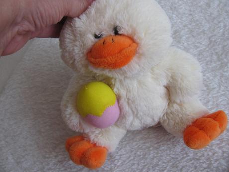 Plyšová hračka - kuřátko s vajíčkem peeko paris, 