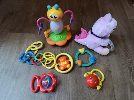 Hračky pro nejmenší+ retro chrastítka,