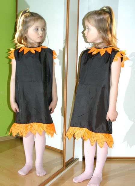 Karnevalové šaty kytička či čarodějnice,