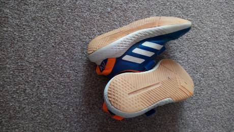 Boty, tenisky, sálová obuv, sálovky, adidas,32