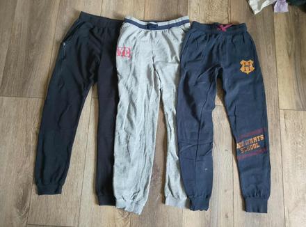 Troje tepláky vel.158, 158