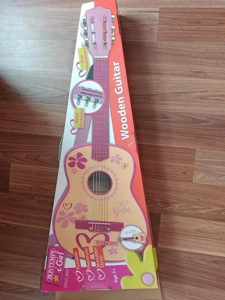 Dětská kytara,