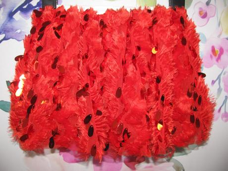 Krásná červená zajímavá sukně, 92