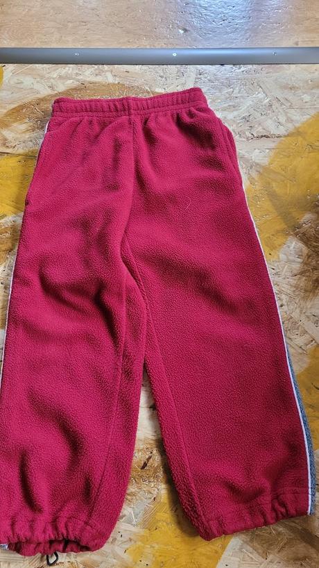 Teplé tepláky, 104