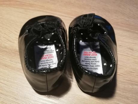 Capáčky - černé lakované baleriny, george,<17