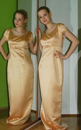 Dlouhé zlatavé společenské plesové šaty, 40