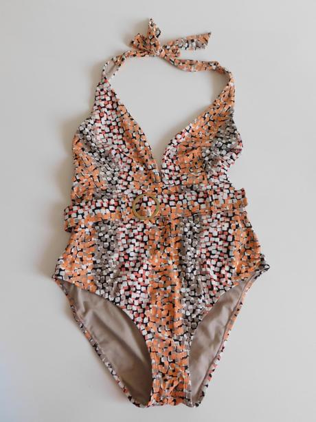 Dámské jednodílné plavky, 42