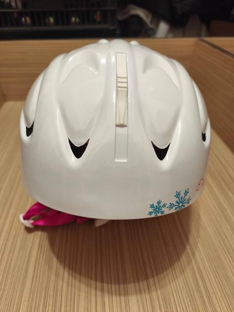 Dívčí helma, etape,s