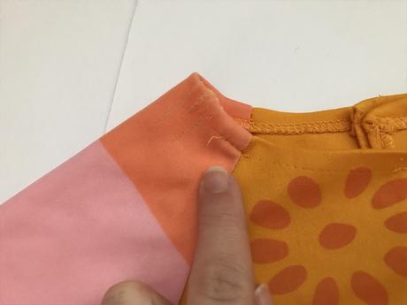 K6/ kostým vel.cca 4/5 let ,