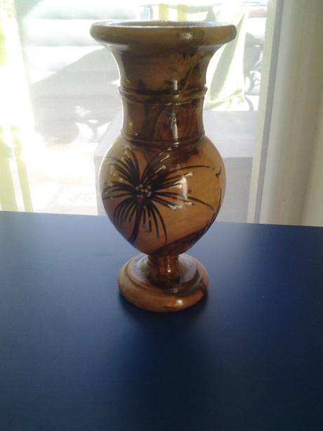 Dřevěna malovana váza,