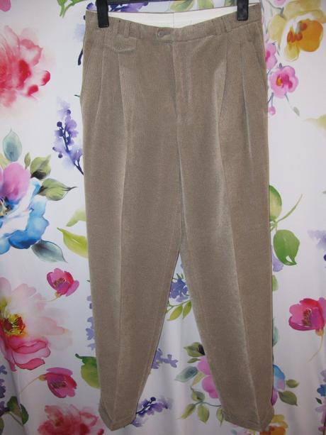 Společenský hnědý oblek, 52