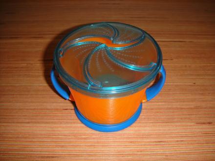 Svačinkový hrneček munchkin, 