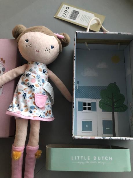 Látková panenka rosa v krabičce zn. little dutch, 