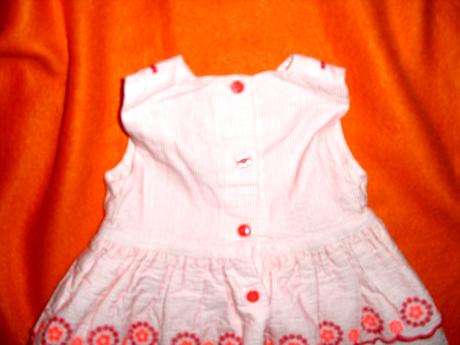 Překrásné vyšívané slavnostní šaty, marks & spencer,74