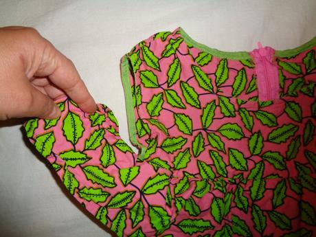 Luxusní růžovézelené šaty - otevřené ramena, 152 / 158