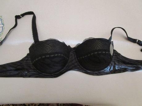 Pěkná maskáčová podprsenka vel. 85c, vyztužená, kik,85c