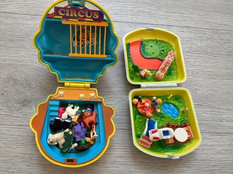 Retro otevírací krabička se zvířátky a figurkami,